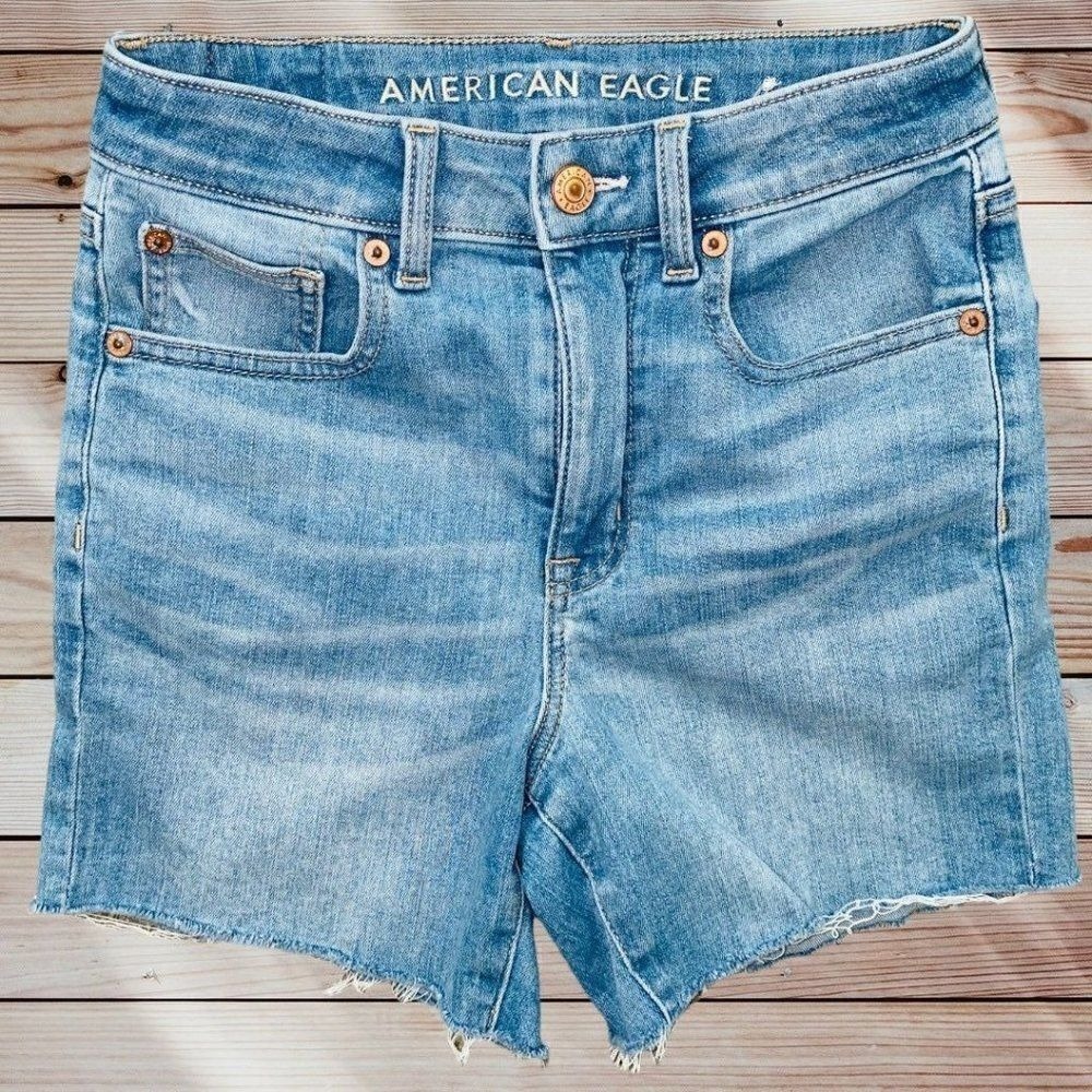 F1 American Eagle super hi rise shortie womens size 2 shorts